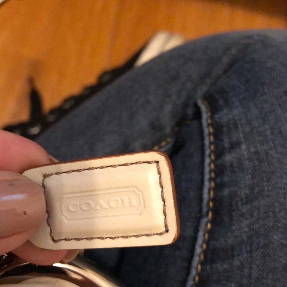 Coach wristlet - Picture 2 of 3